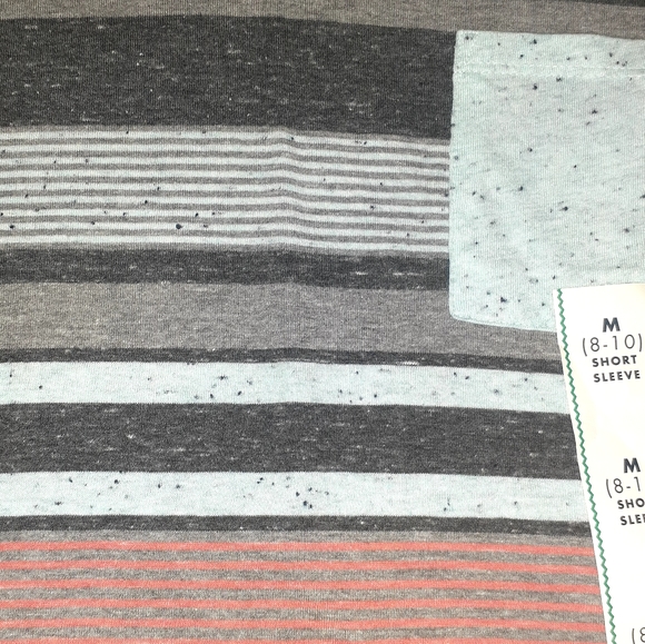 🙎♂️ ♡ N.W.T. ♡ Boys pocket tshirt - Picture 2 of 2